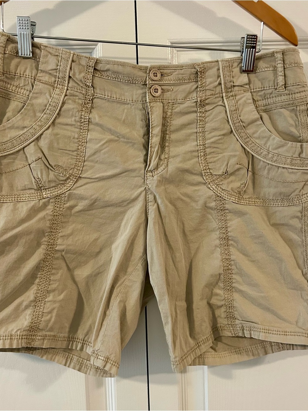 Marrakech Woman’s shorts in Khaki — Lightweight Utility Style